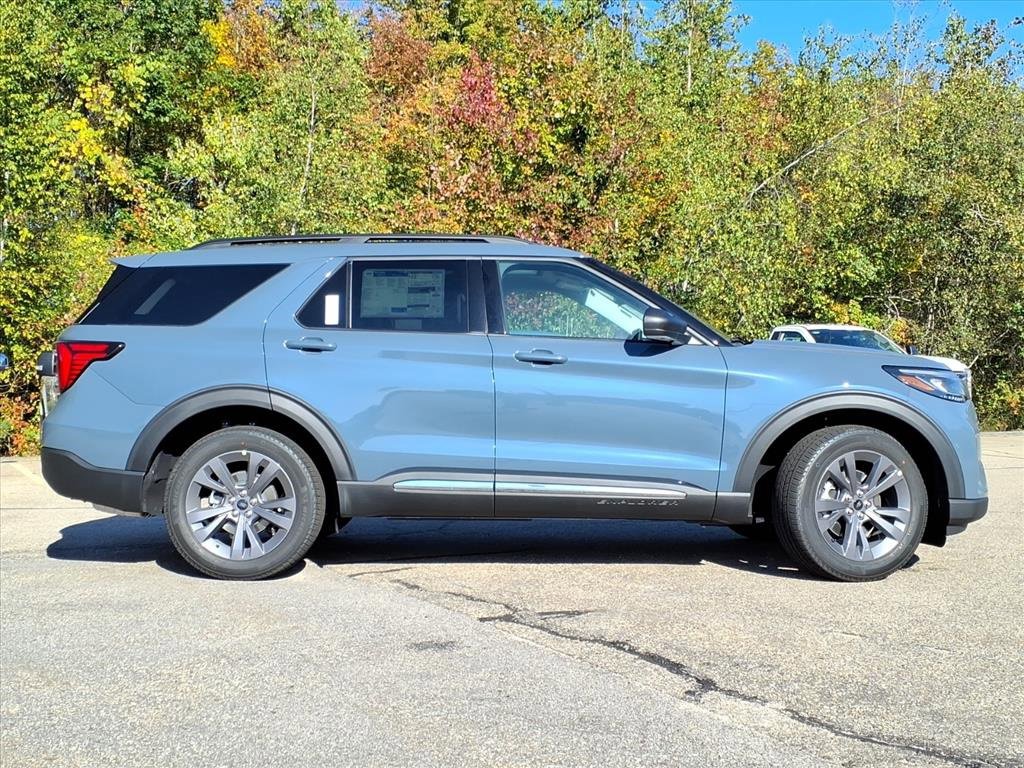 New 2025 Ford Explorer Active image 4
