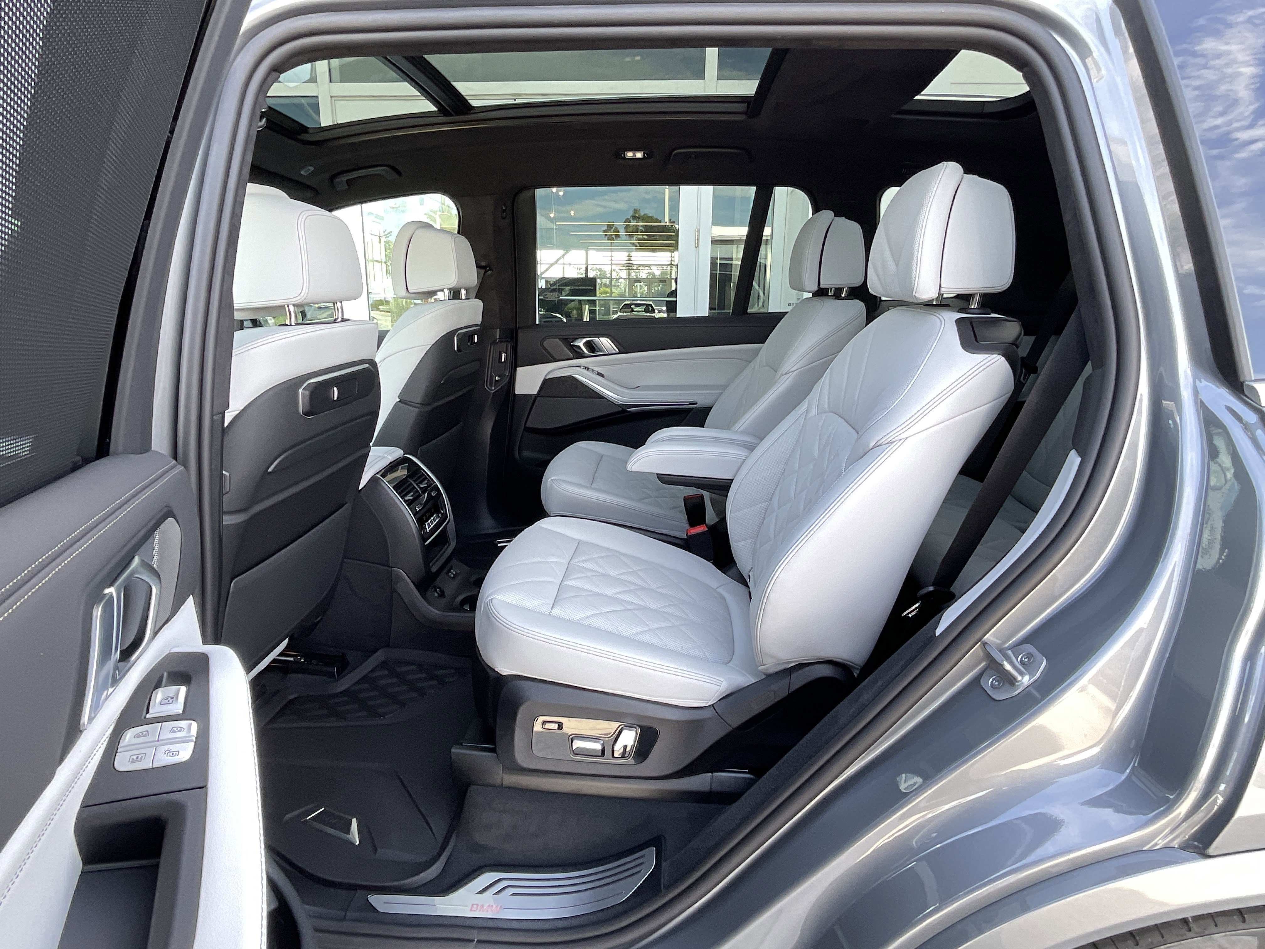 New 2026 BMW X7 xDrive40i w/ Premium Package image 26