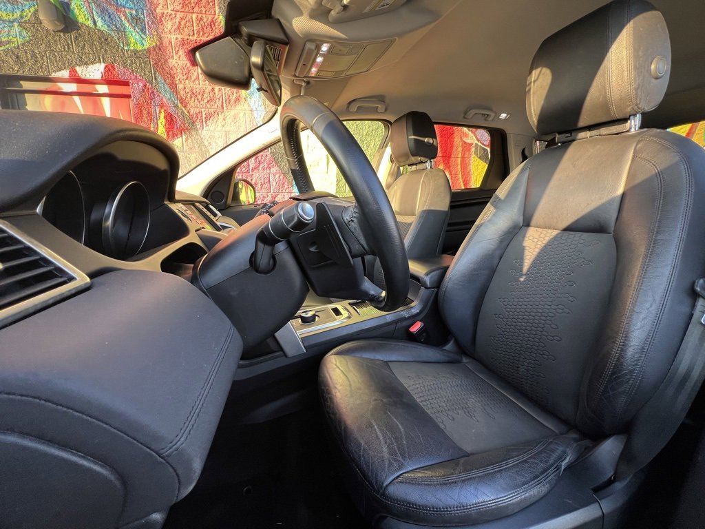 Used 2019 Land Rover Discovery Sport SE image 16