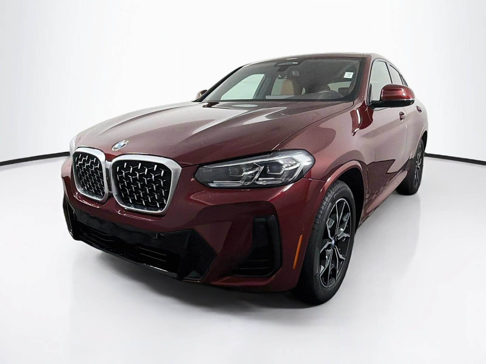 Used 2025 BMW X4 xDrive30i AWD/4WD image 3