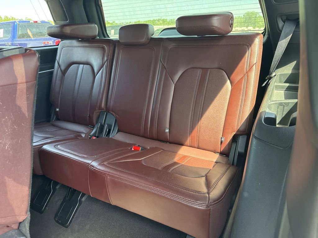 Used 2024 Ford Expedition Limited AWD/4WD image 14