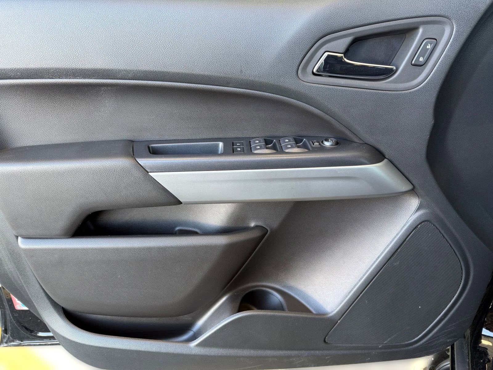 Used 2022 Chevrolet Colorado LT w/ LT Convenience Package image 24
