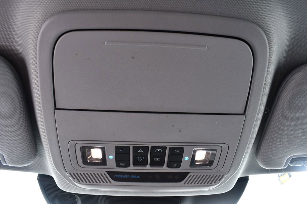 Used 2023 Ford Explorer XLT w/ Equipment Group 202A AWD/4WD image 34