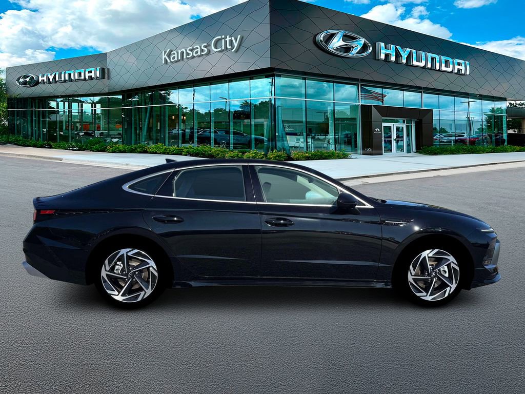 New 2026 Hyundai Sonata SEL FWD image 9
