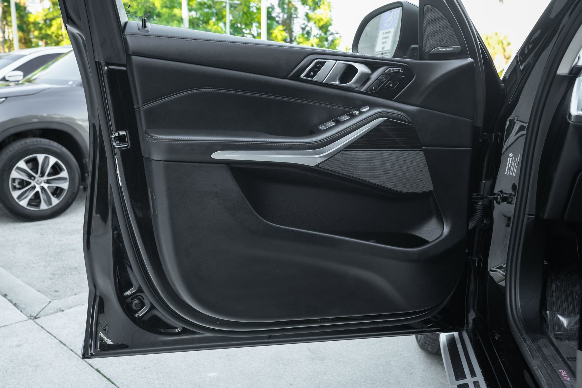 Used 2025 BMW X7 xDrive40i image 32