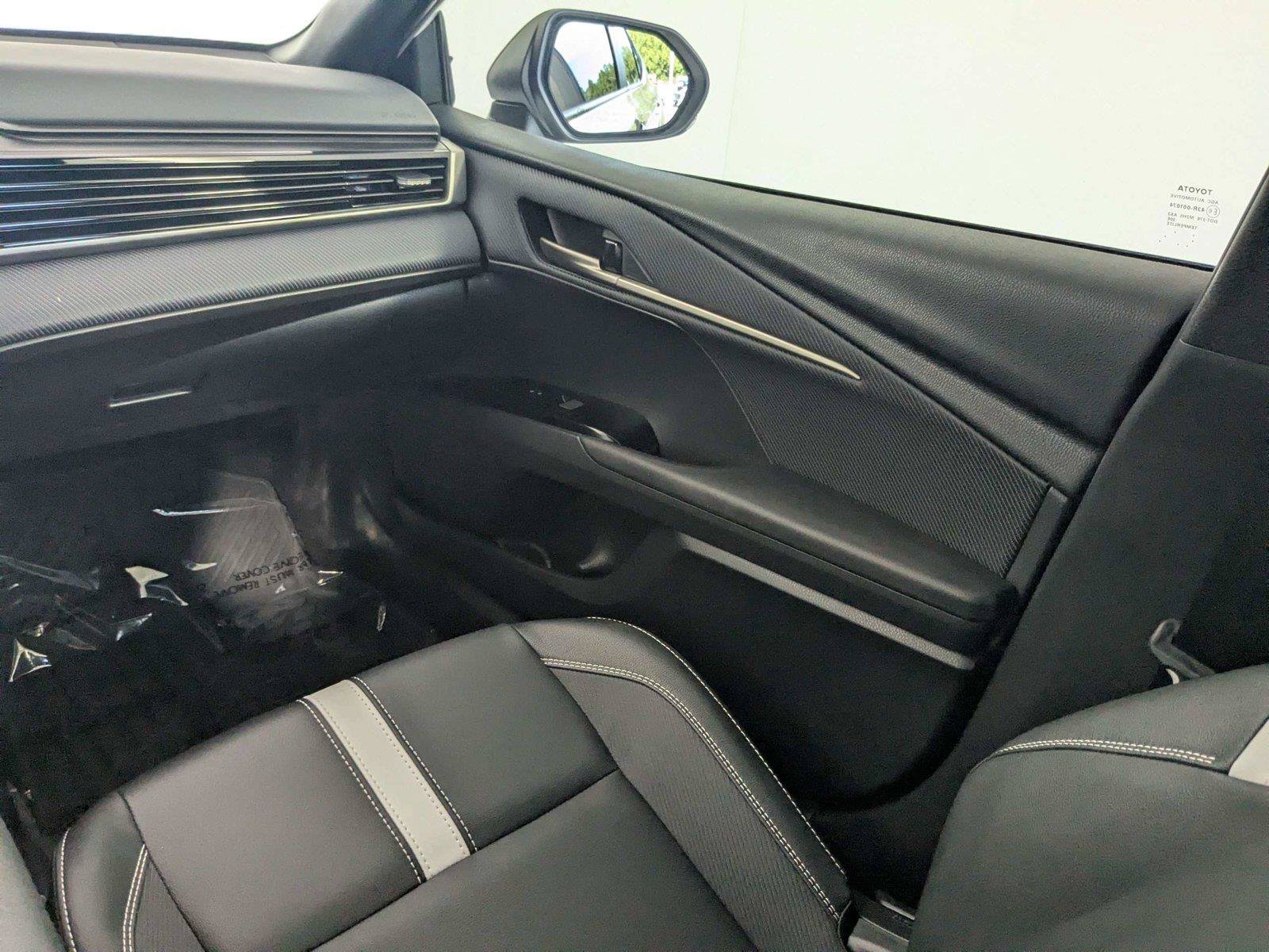Certified 2026 Toyota Camry Hybrid FWD image 38