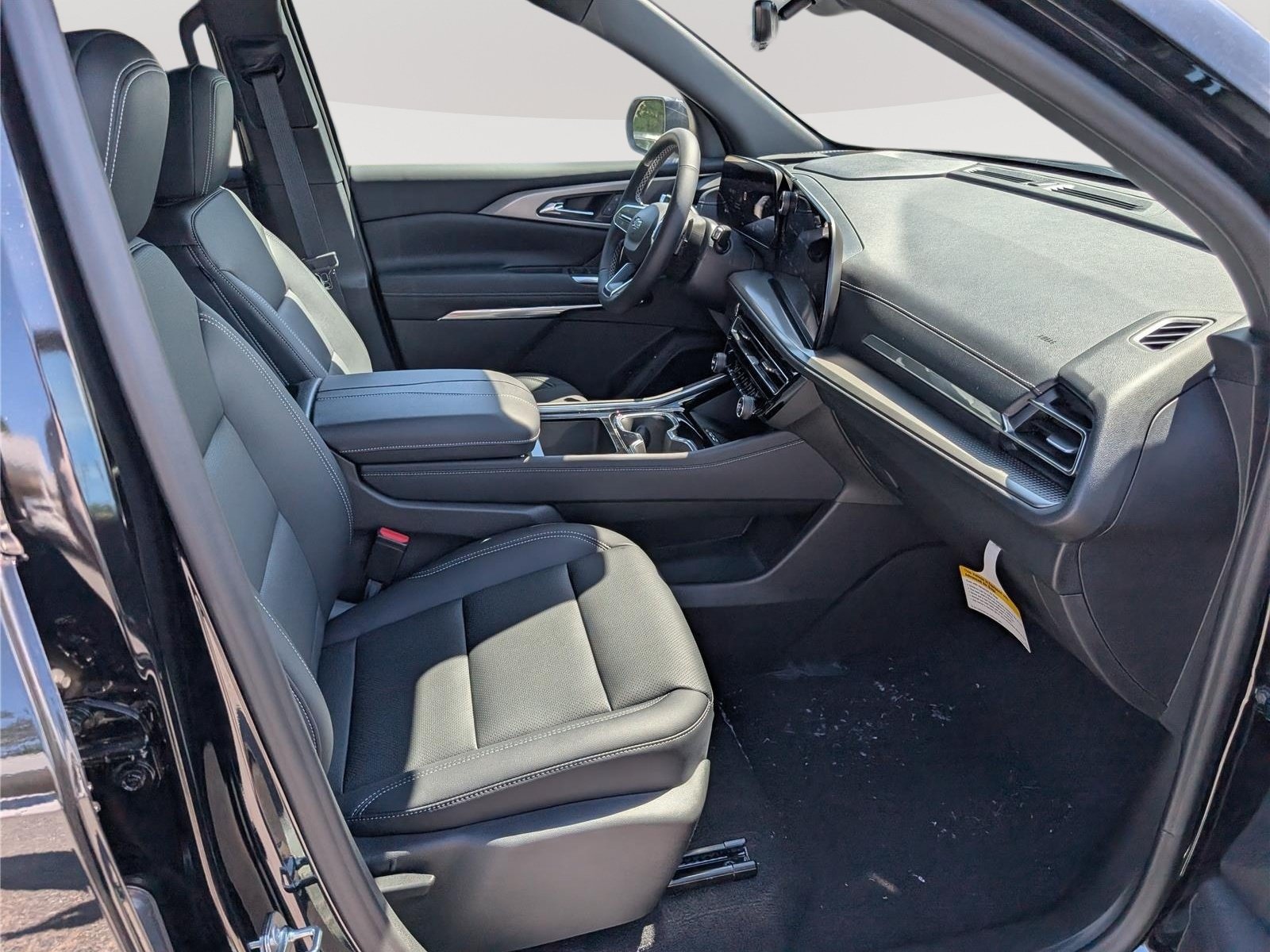 New 2027 Chevrolet Traverse LT w/ Midnight/Sport Edition FWD image 6