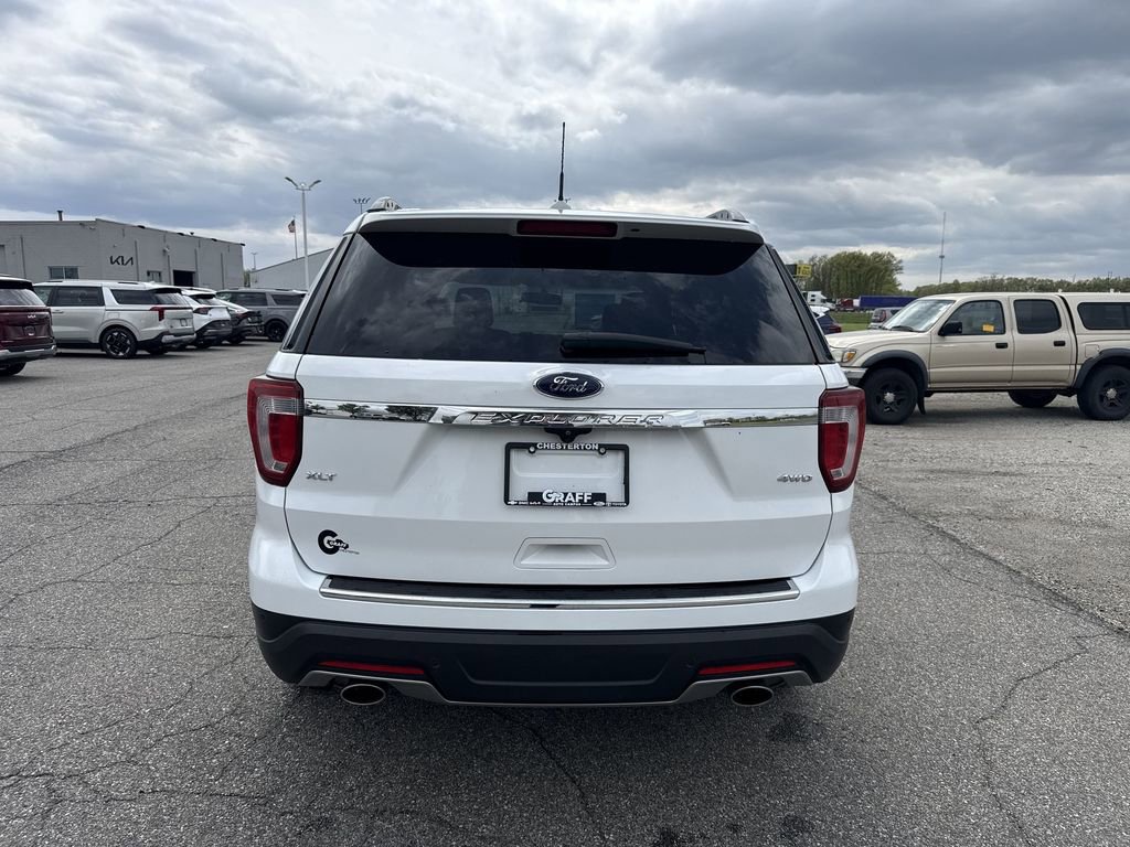 Used 2018 Ford Explorer XLT w/ Equipment Group 202A AWD/4WD image 7