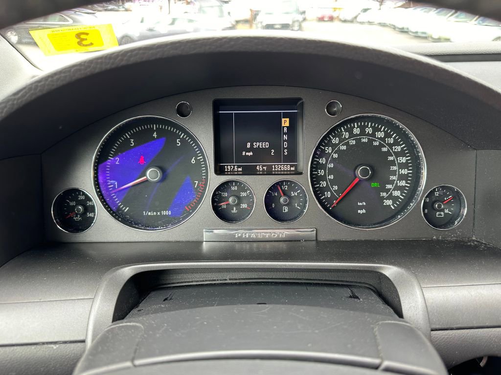 Used 2005 Volkswagen Phaeton V8 AWD/4WD image 29