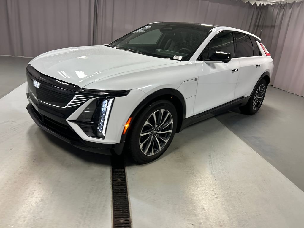 Used 2026 Cadillac Lyriq Sport AWD/4WD video 3
