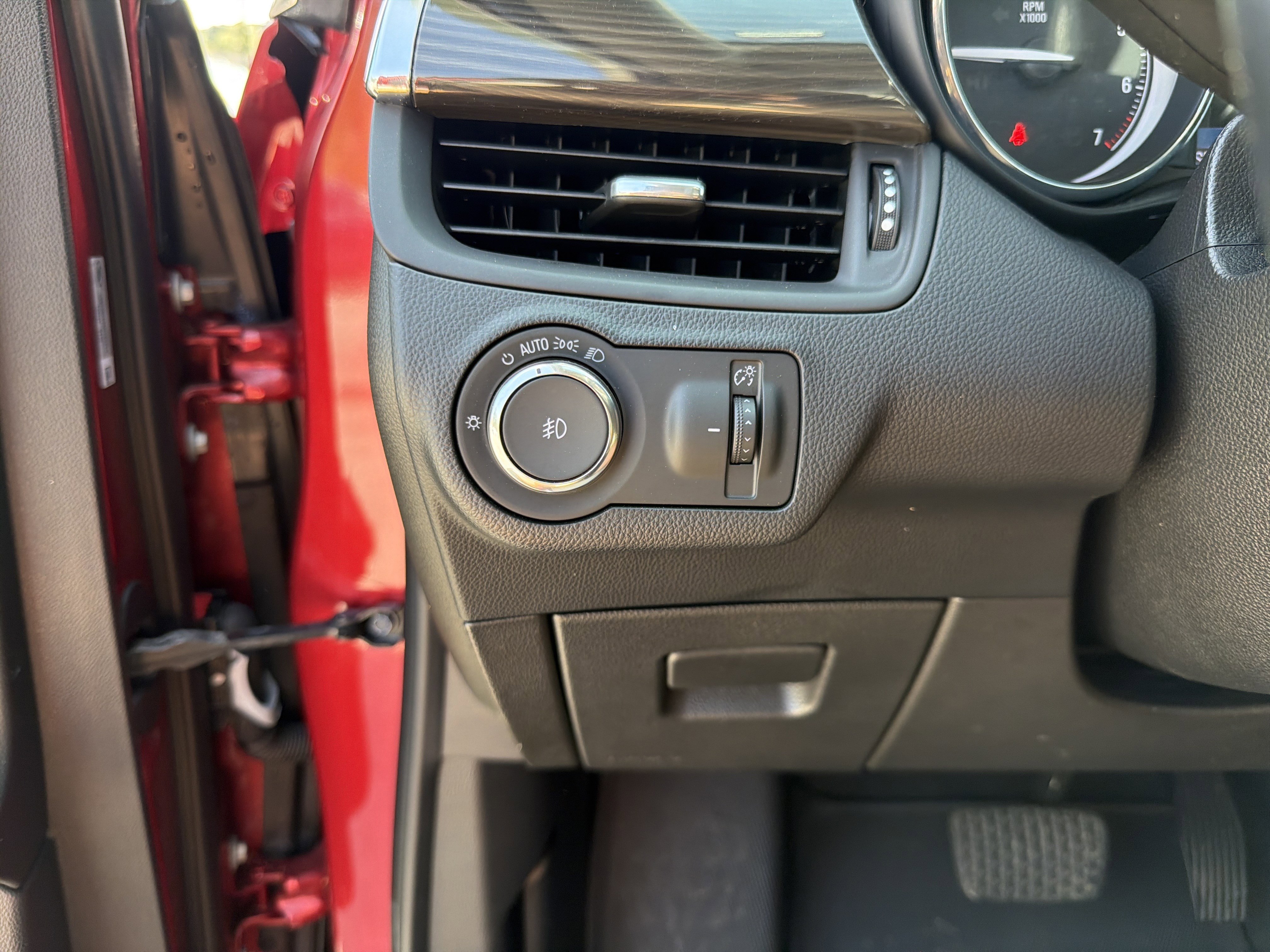 Used 2019 Buick Envision Preferred image 31