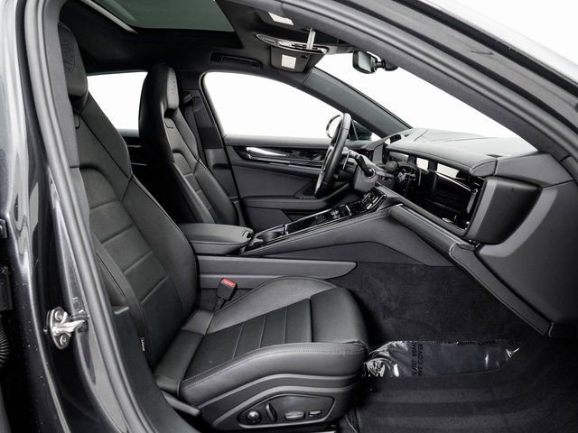 Certified 2025 Porsche Panamera 4 image 23