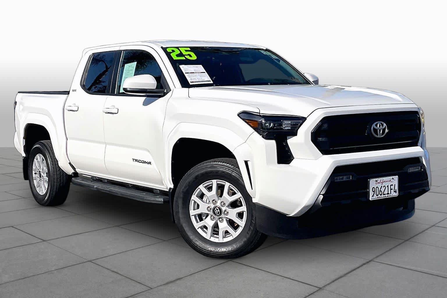 Used 2025 Toyota Tacoma SR5 AWD/4WD image 2