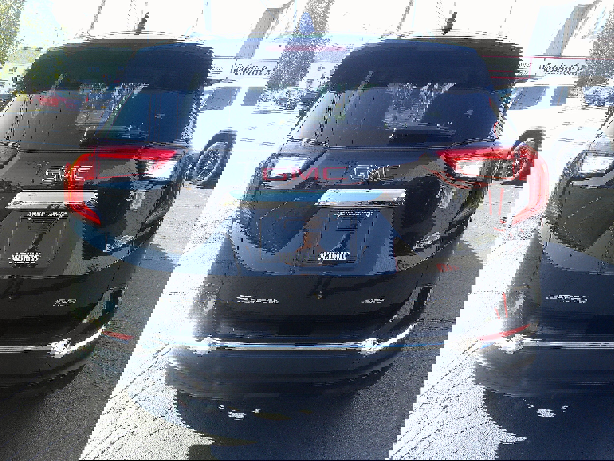 Used 2024 GMC Terrain SLT image 4