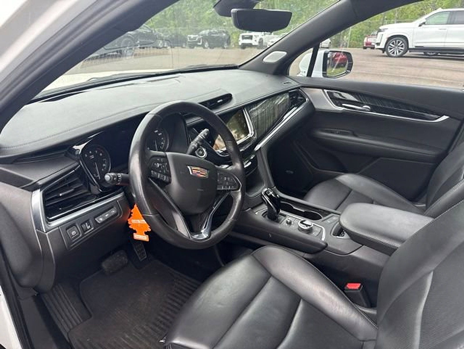 Certified 2023 Cadillac XT6 Premium Luxury w/ Technology Package AWD/4WD image 7