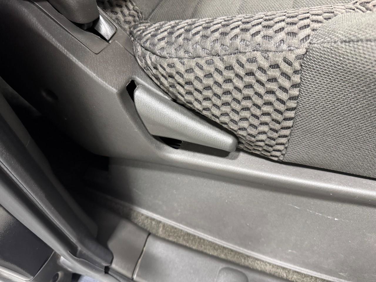 Used 2014 Nissan Frontier SV w/ SV Value Truck Package image 18