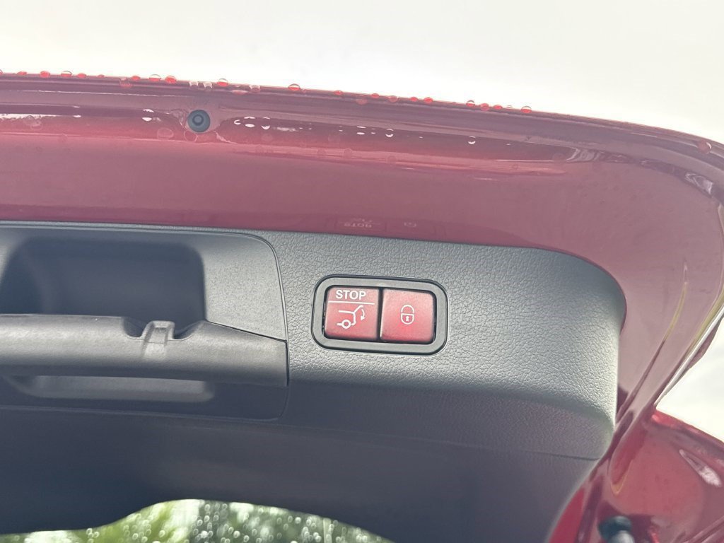 Certified 2025 Mercedes-Benz GLB 250 image 16
