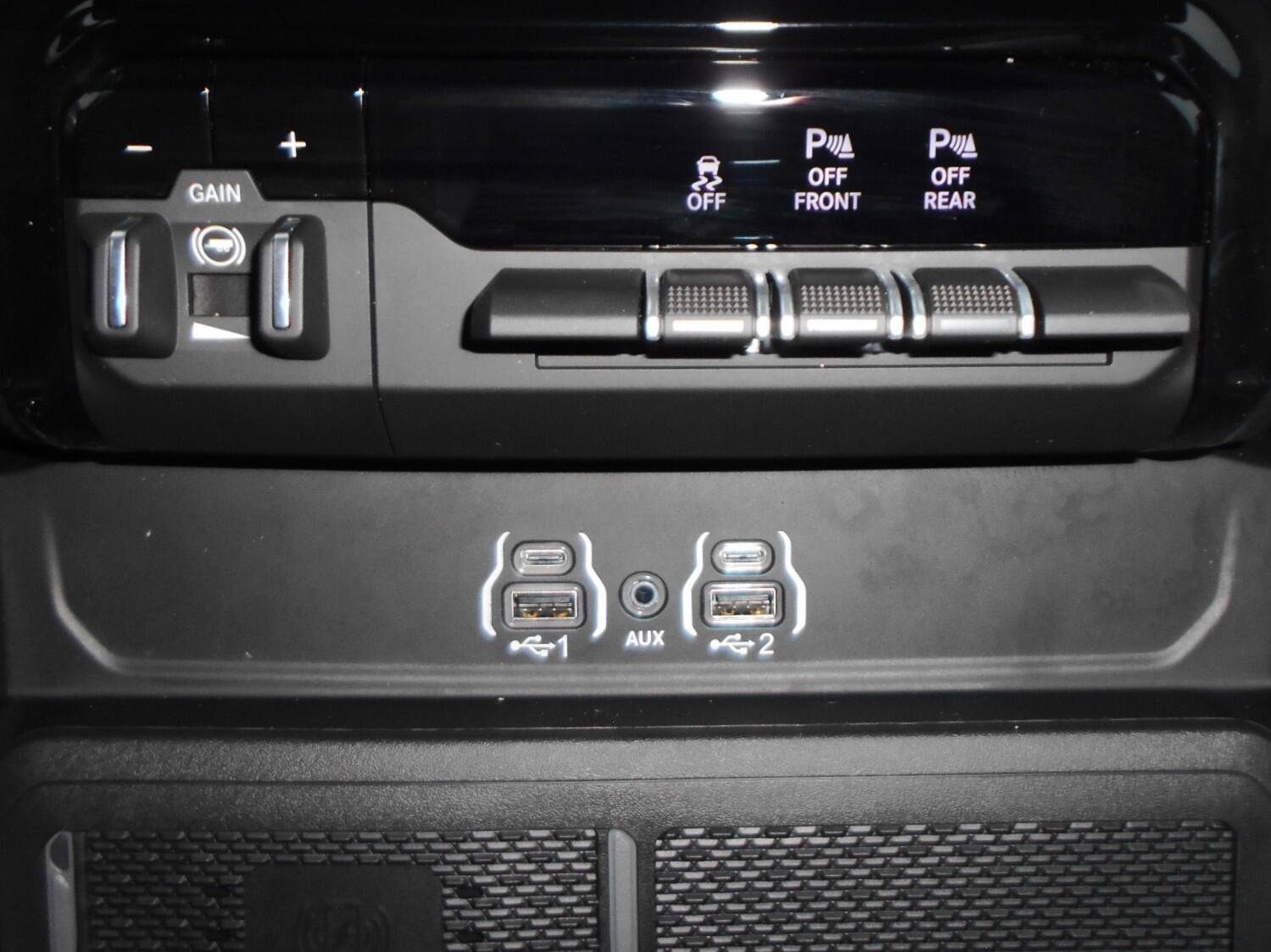 New 2026 RAM 1500 Laramie AWD/4WD image 13