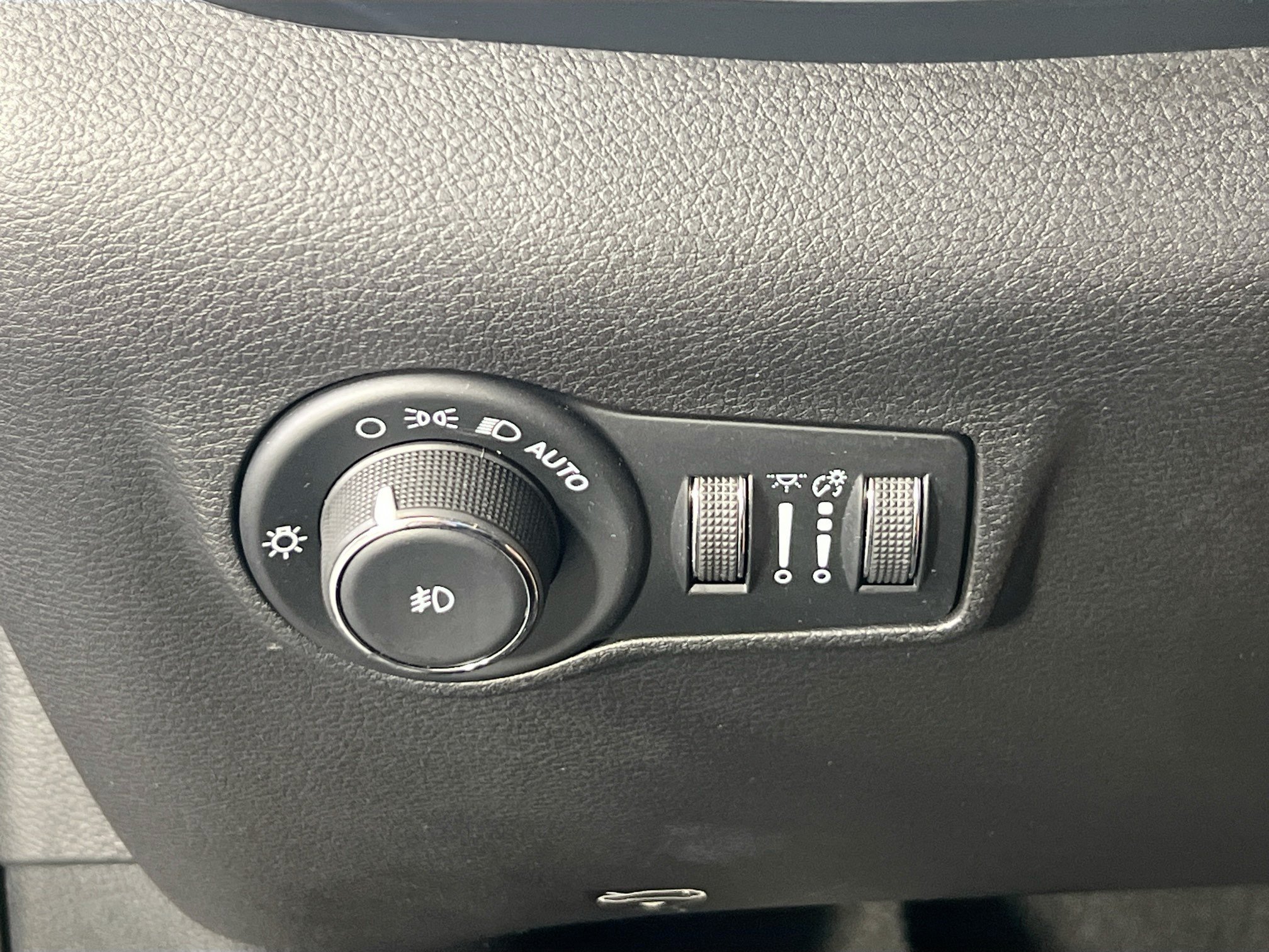 Used 2022 Jeep Compass Limited w/ Elite Group AWD/4WD image 10
