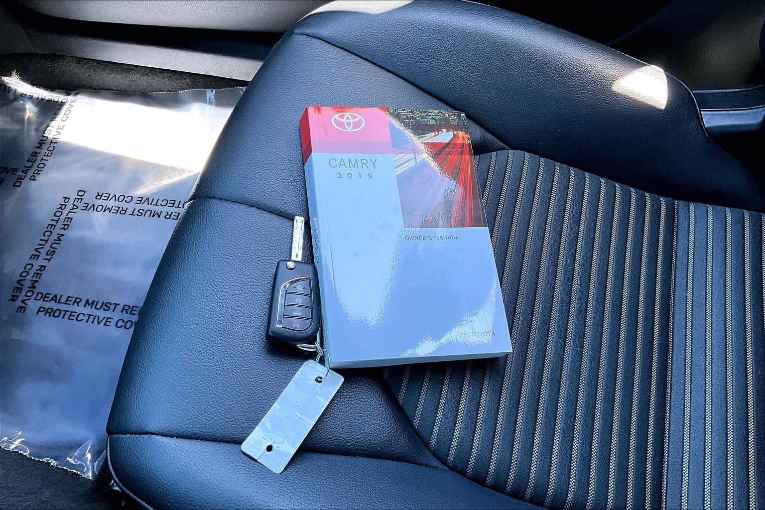 Certified 2019 Toyota Camry SE w/ Carpet Mat Package FWD image 14