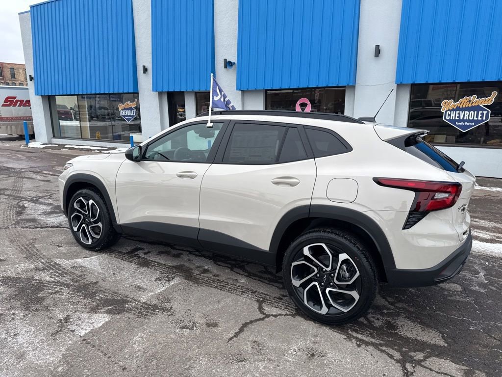 Used 2026 Chevrolet Trax RS w/ Sunroof Package image 13