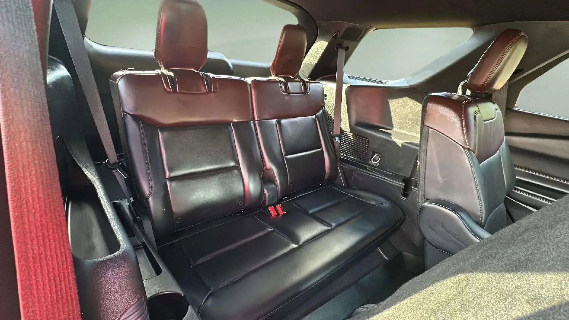 Used 2020 Ford Explorer Platinum w/ Premium Technology Package image 33