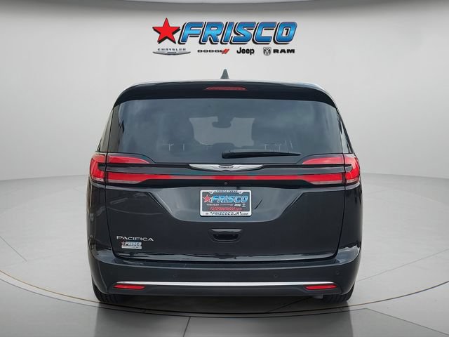 Used 2023 Chrysler Pacifica Touring-L FWD image 6