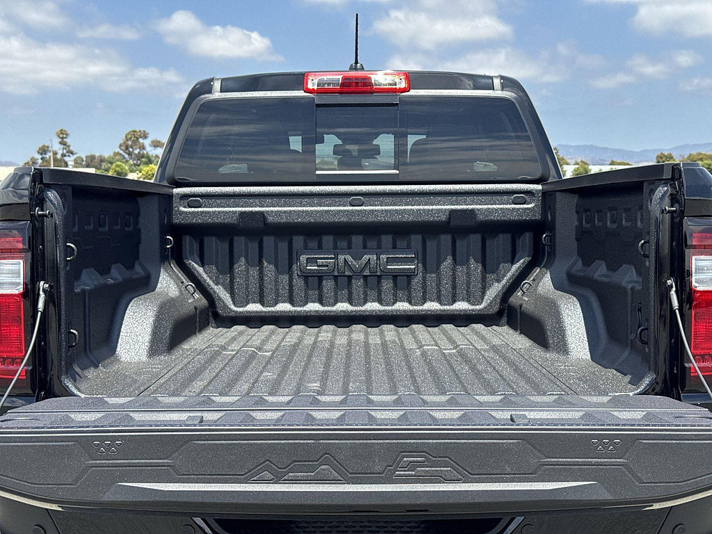 New 2026 GMC Canyon Denali w/ LPO, Denali Black Edition AWD/4WD image 27
