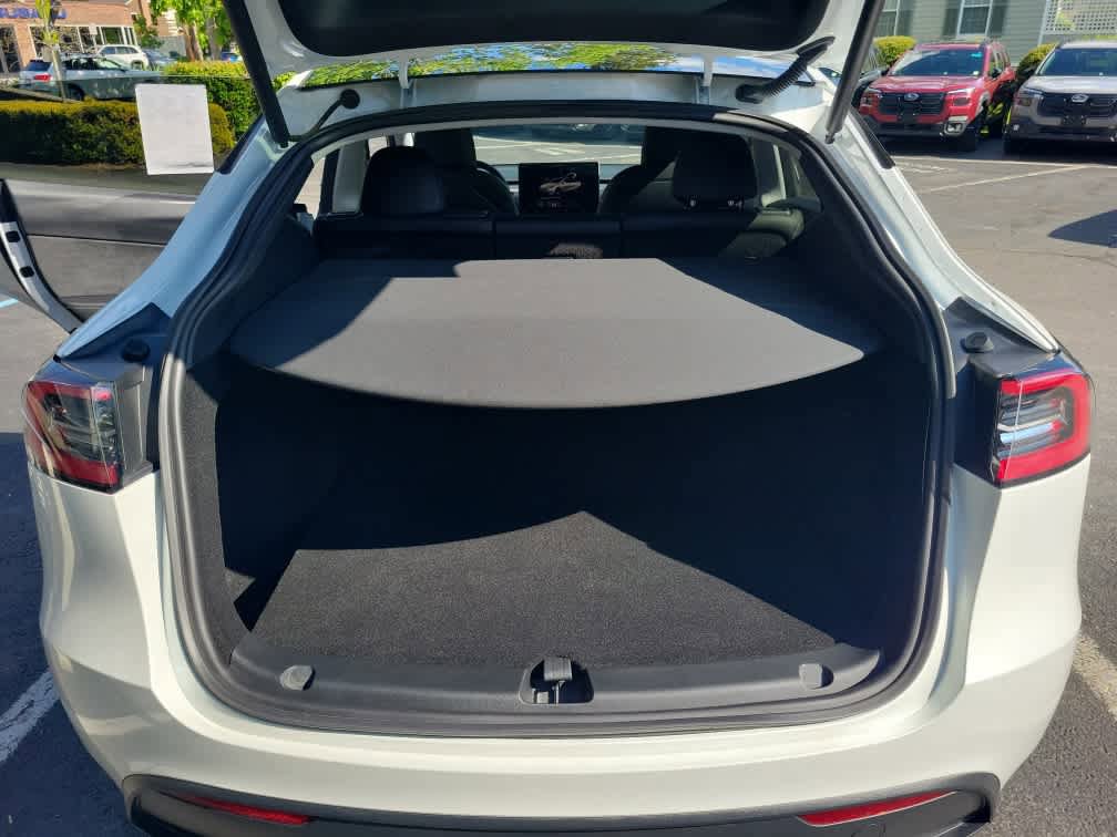 Used 2023 Tesla Model Y AWD image 35