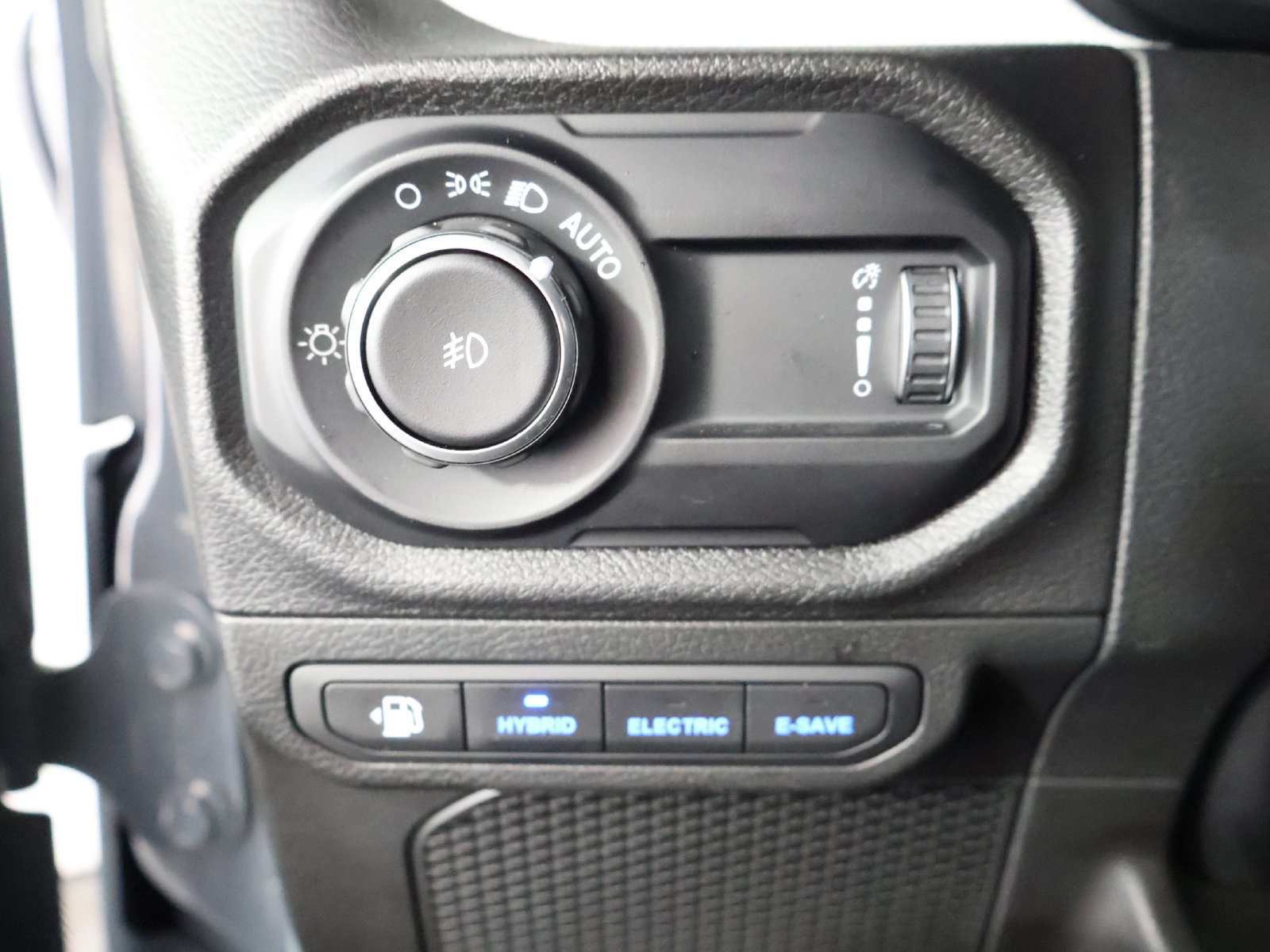 Used 2024 Jeep Wrangler Unlimited AWD/4WD image 36