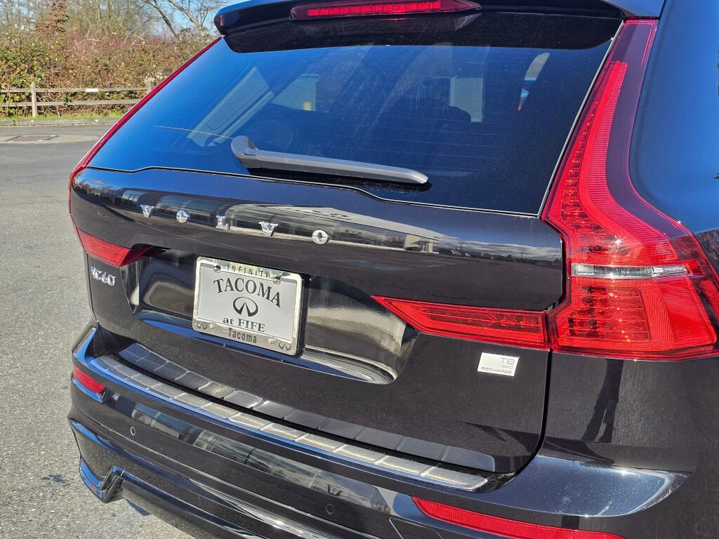 Used 2024 Volvo XC60 T8 Plus w/ Protection Package Premier image 17