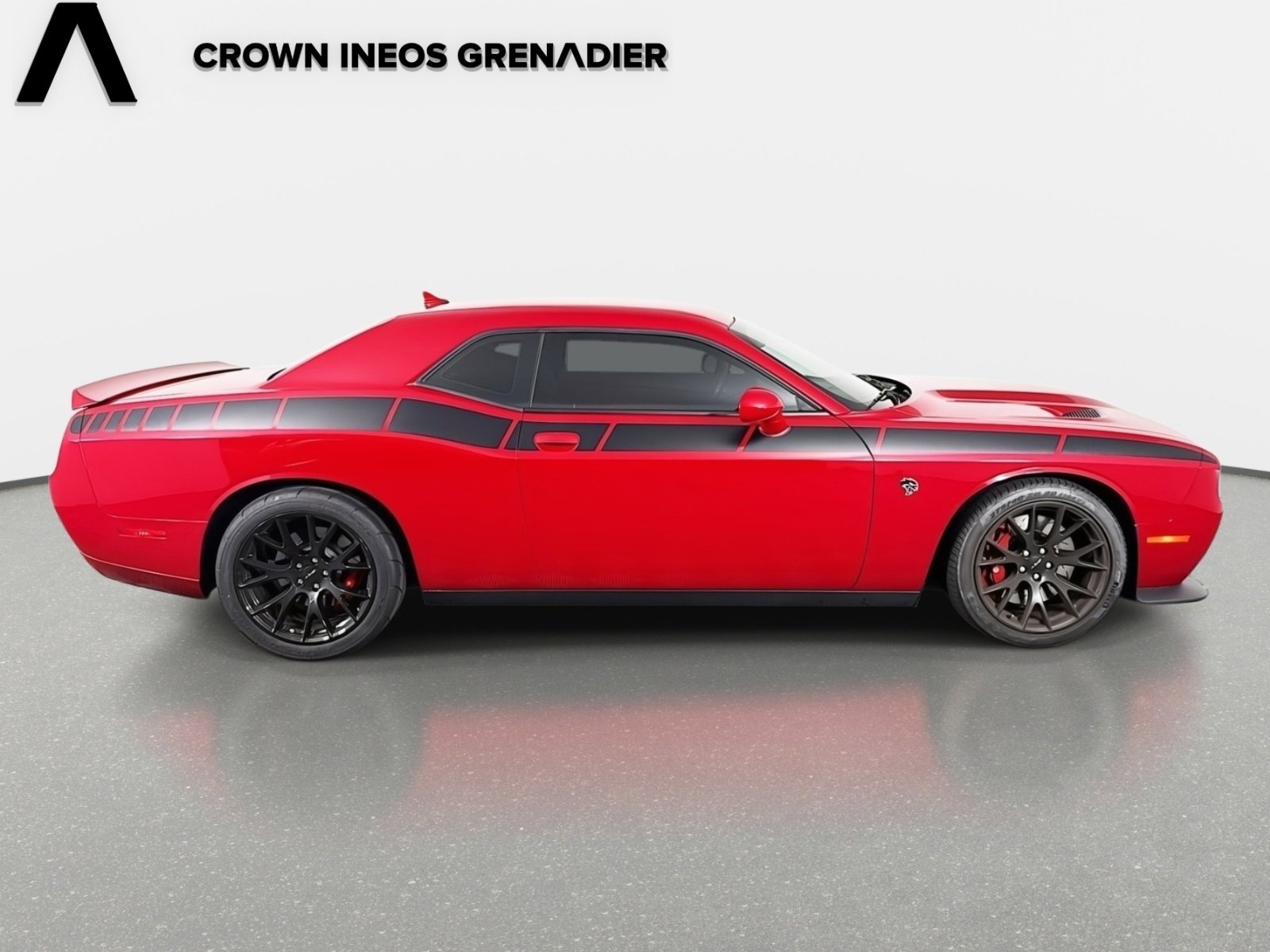 Used 2015 Dodge Challenger SRT Hellcat image 4