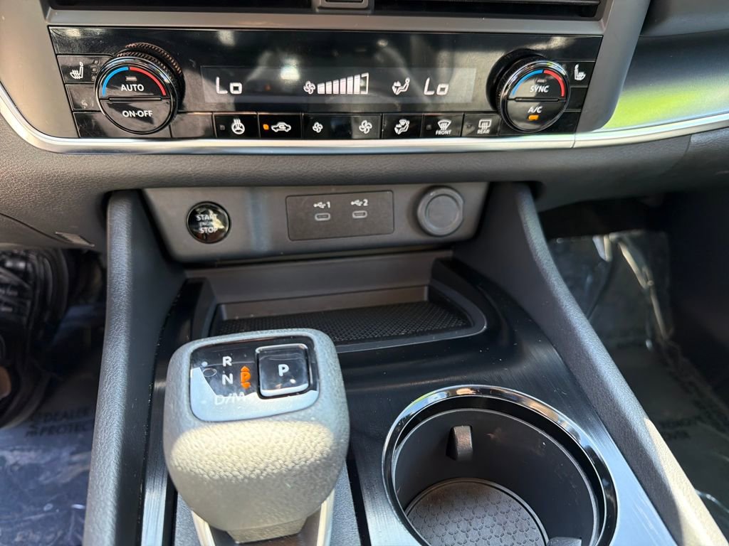 Used 2024 Nissan Rogue SV w/ SV Premium Package image 30