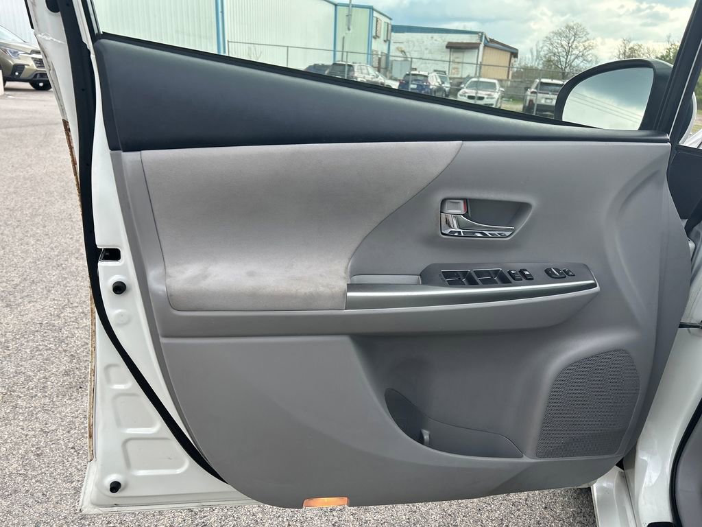 Used 2015 Toyota Prius V Two image 21