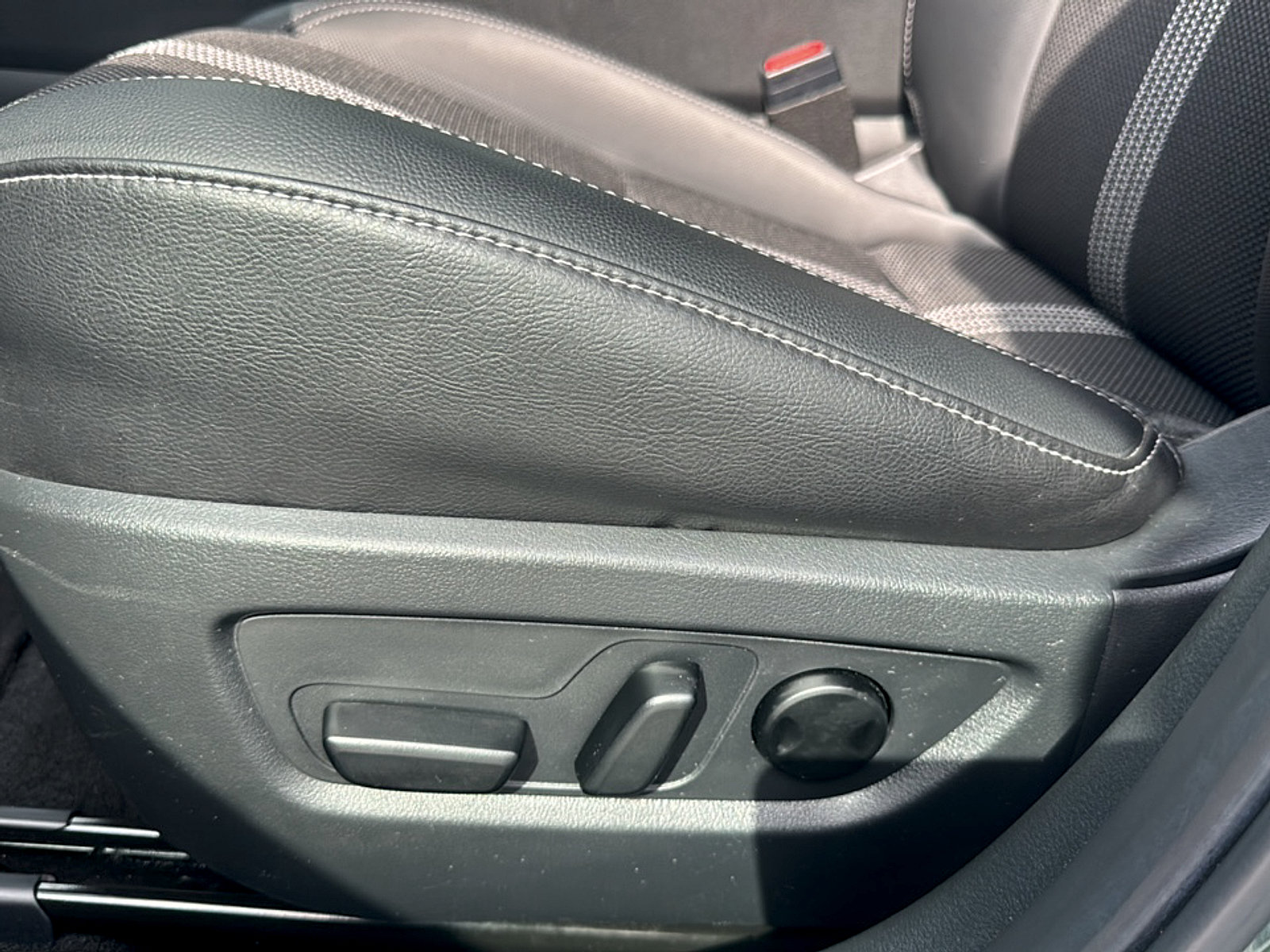 Used 2026 MAZDA CX-50 AWD 2.5 S w/ Preferred Pkg image 7