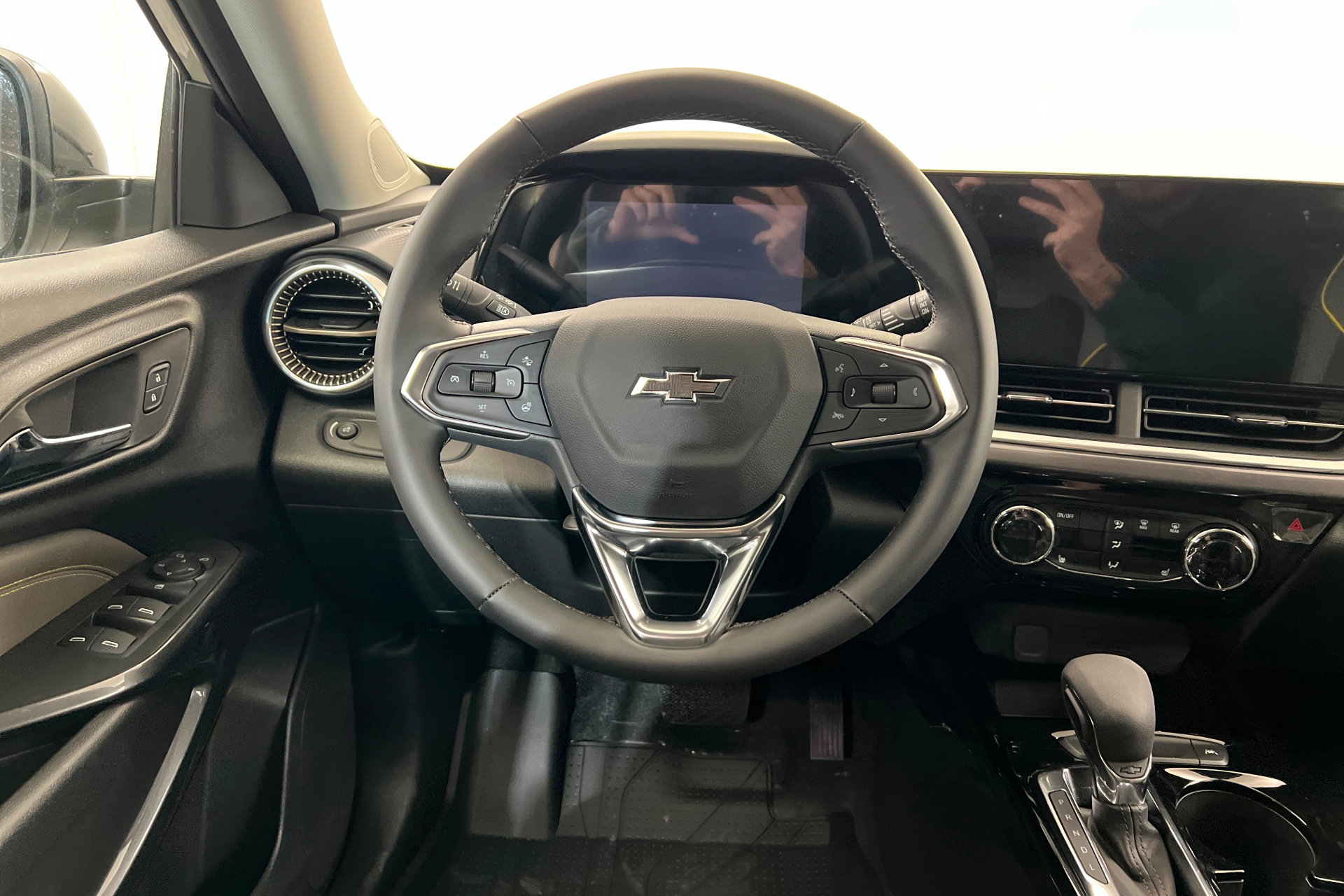 New 2026 Chevrolet Trax ACTIV w/ Driver Confidence Package image 13