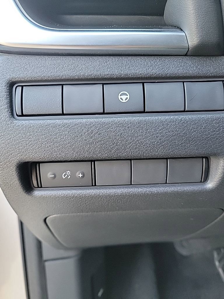 Used 2022 Nissan Rogue SV image 23