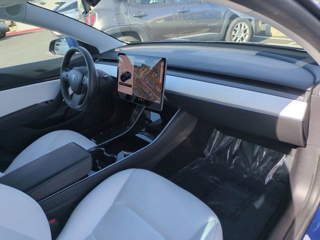 Used 2019 Tesla Model 3 Standard Range Plus image 32