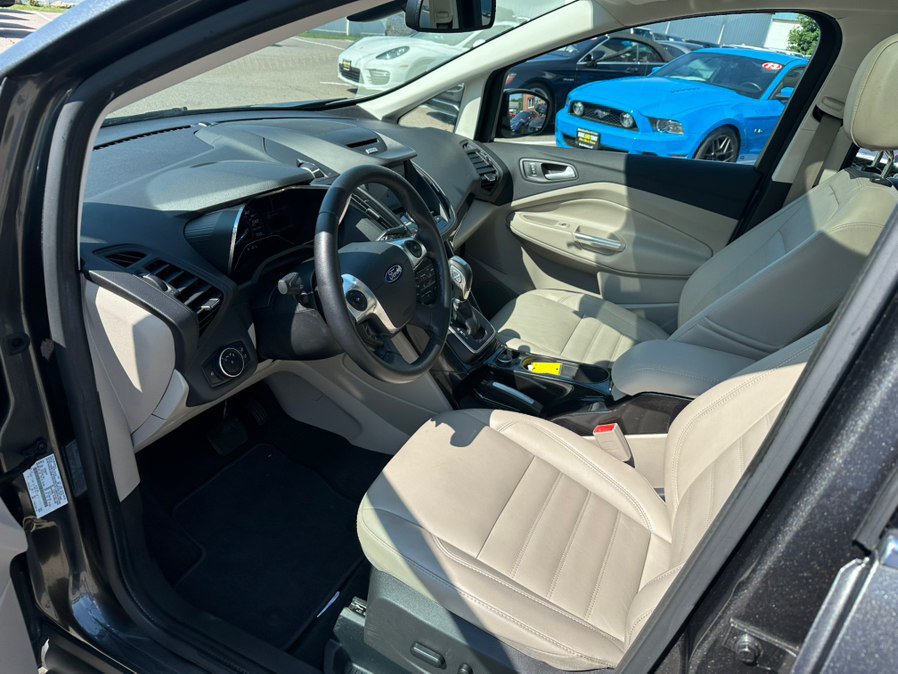 Used 2017 Ford C-MAX Titanium w/ Interior Protection Package FWD image 11