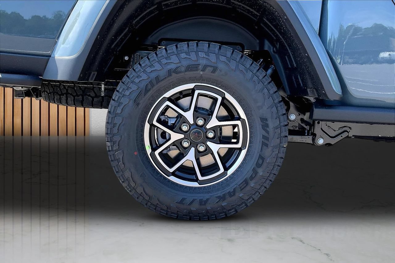 New 2026 Jeep Gladiator Rubicon w/ Steel Power Dome Hood Package AWD/4WD image 33
