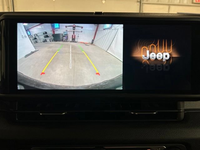 Used 2024 Jeep Wrangler Unlimited AWD/4WD image 28