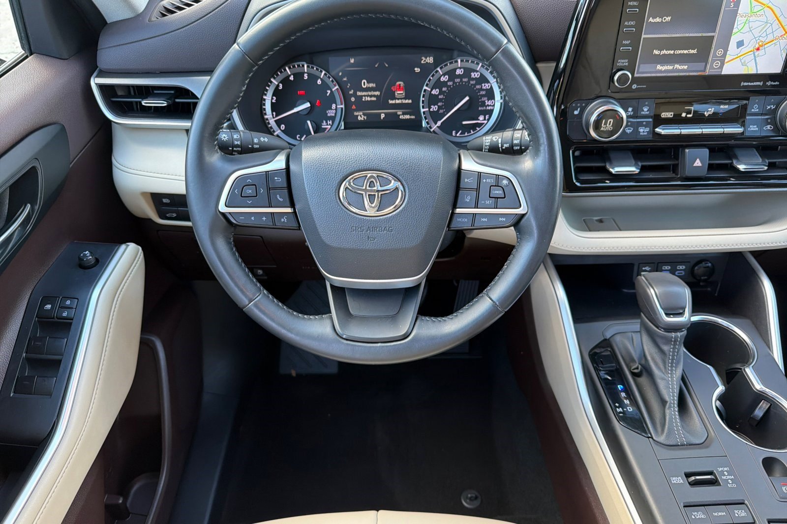 Used 2022 Toyota Highlander XLE image 18
