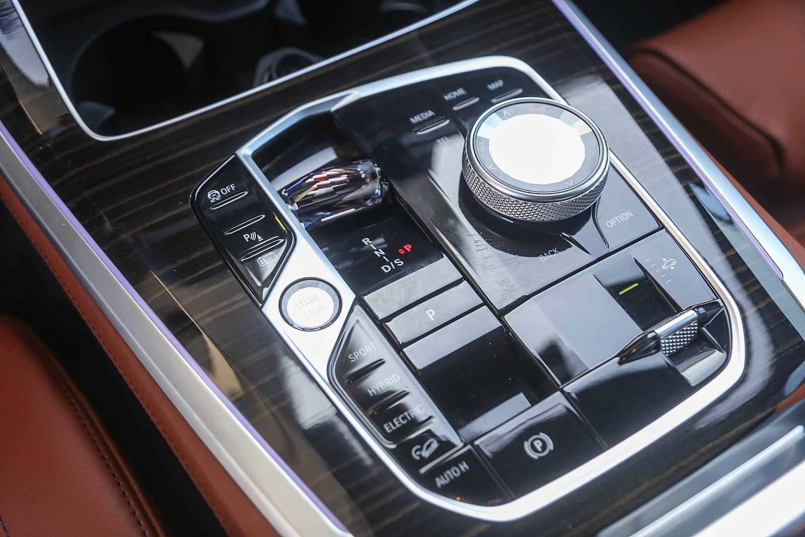 Used 2025 BMW X5 xDrive50e w/ Executive Package image 16