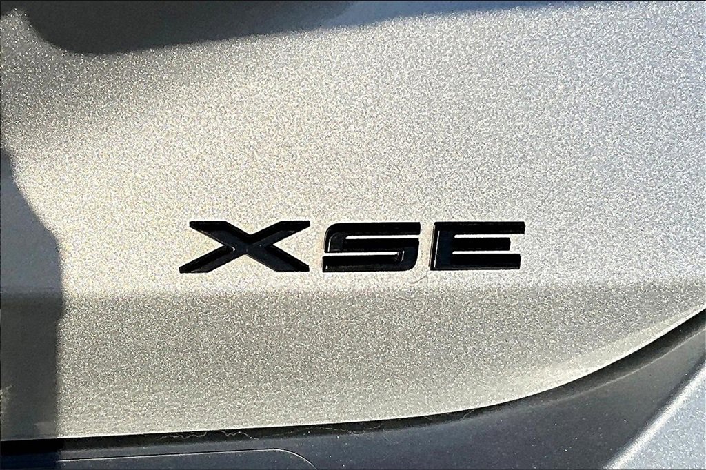 Used 2020 Toyota Avalon XSE w/ Carpet Mat Package image 30