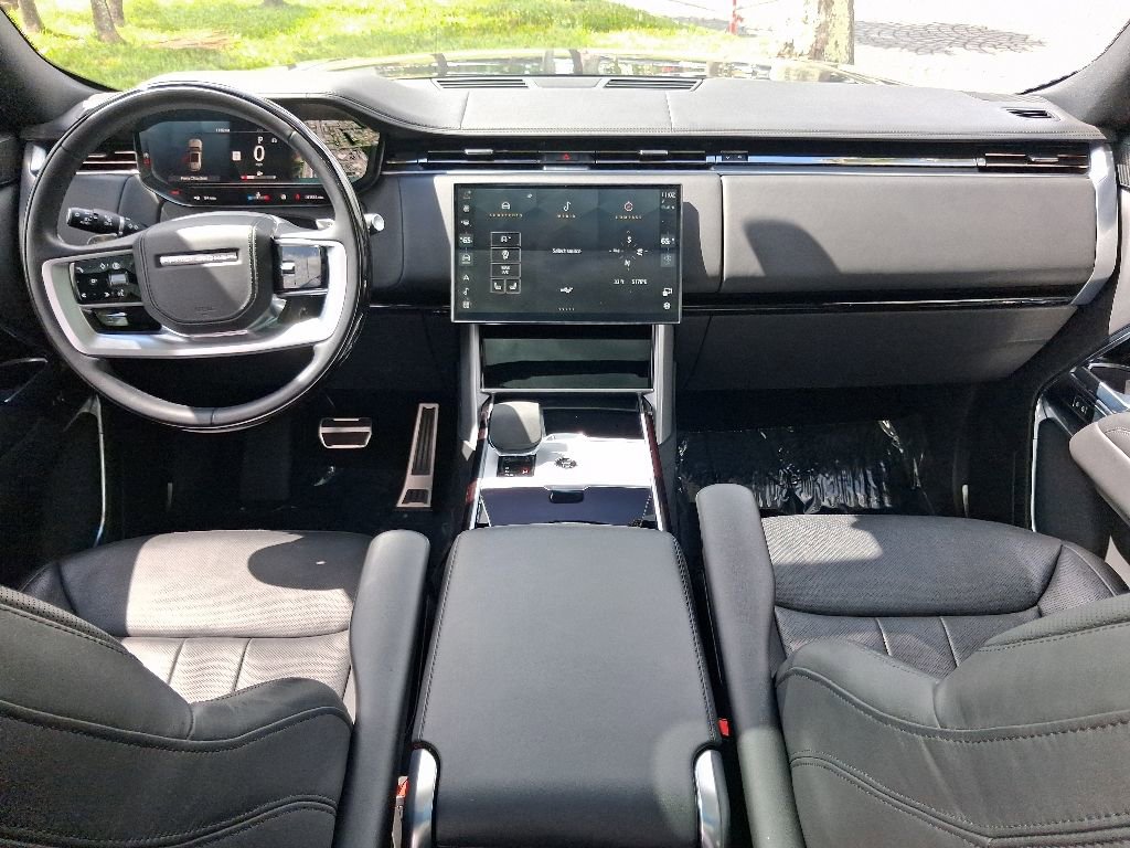 Used 2024 Land Rover Range Rover Long Wheelbase SE AWD/4WD image 10