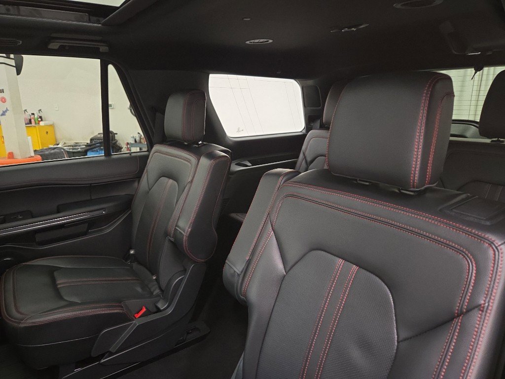 Used 2024 Ford Expedition Limited image 19
