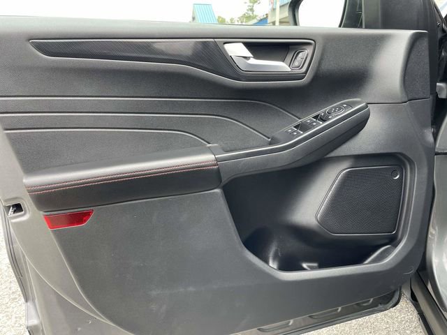 Used 2025 Ford Escape ST-Line FWD image 15