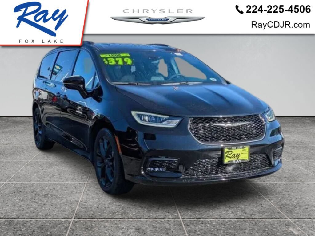 New 2026 Chrysler Pacifica Select