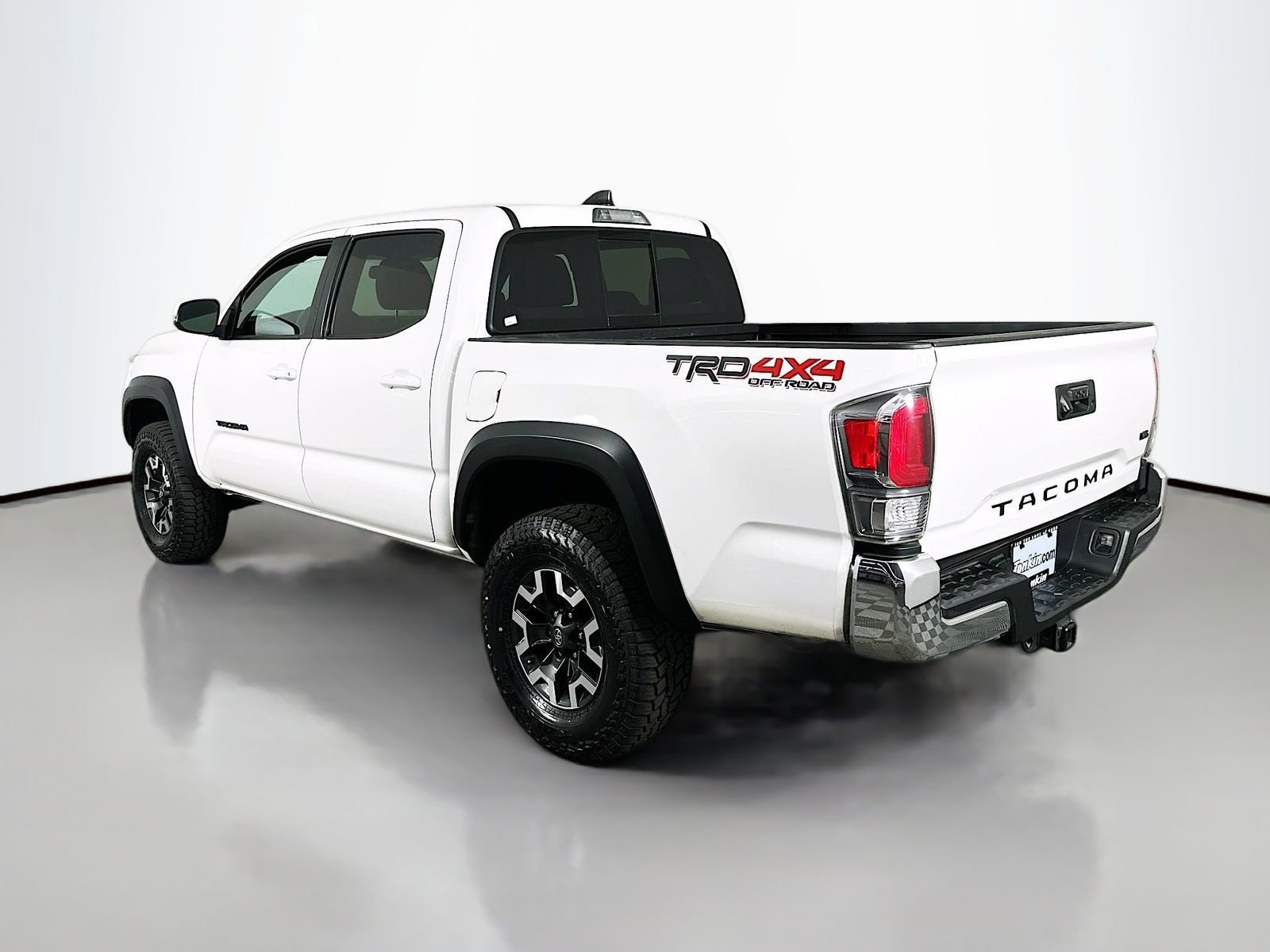 Certified 2022 Toyota Tacoma TRD Off-Road AWD/4WD image 5