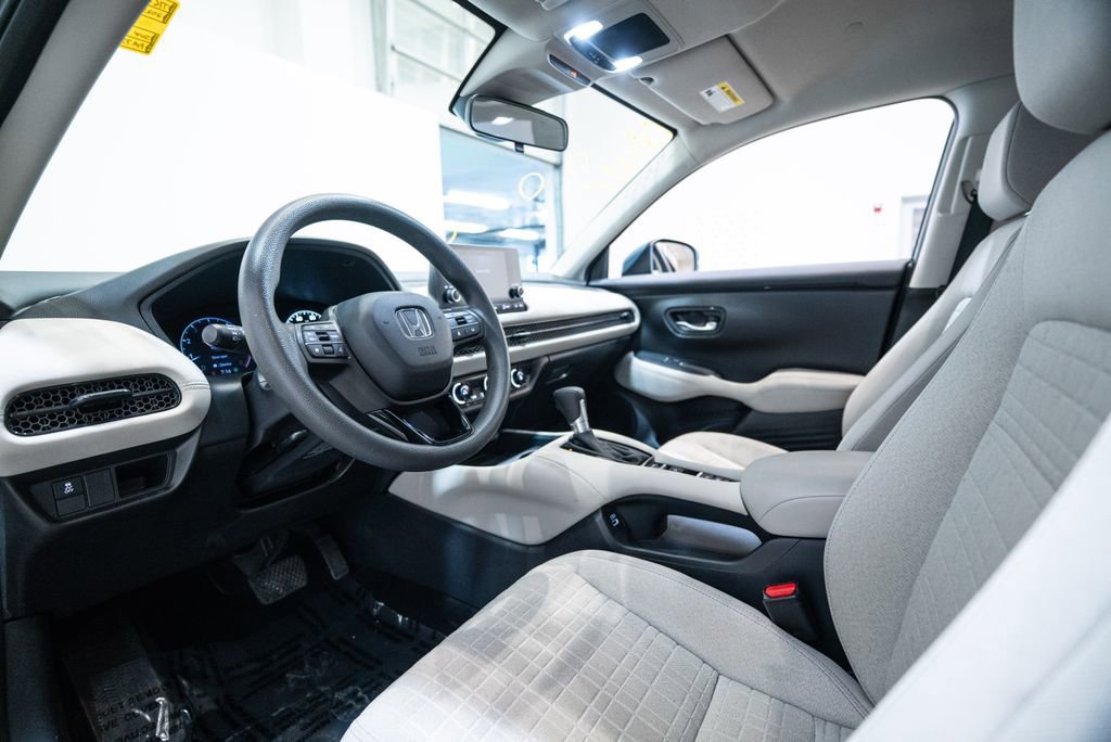 Used 2023 Honda HR-V LX image 4